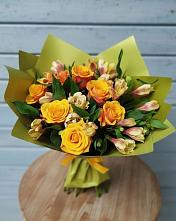 Букет цветов из:  Альстромерии и Розы в Порхове