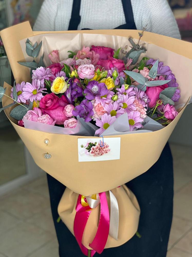 Букет цветов из: Хризантемы, Гвоздики и Альстромерии в Порхове