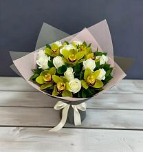 Букет цветов из:  Орхидеи и Розы в Порхове