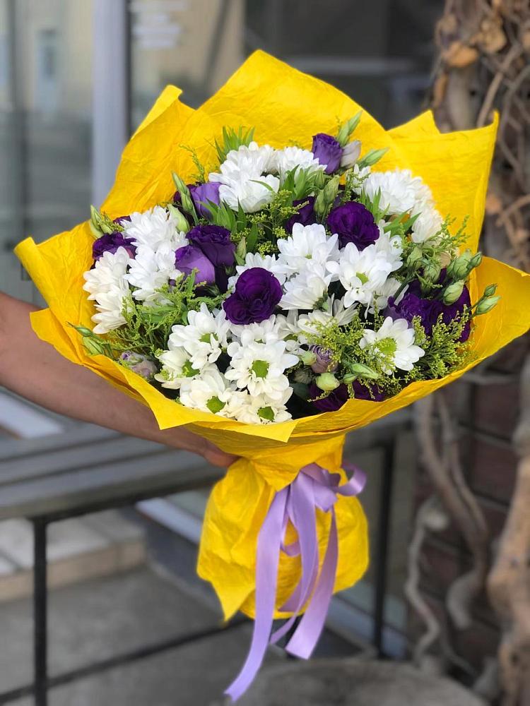 Букет цветов из: Ирисы, Хризантемы и Ромашки в Порхове