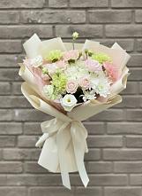 Букет цветов из:  Гвоздики, Розы, Лизиантусы и Хризантемы #REPLACE_PRED# Порхове