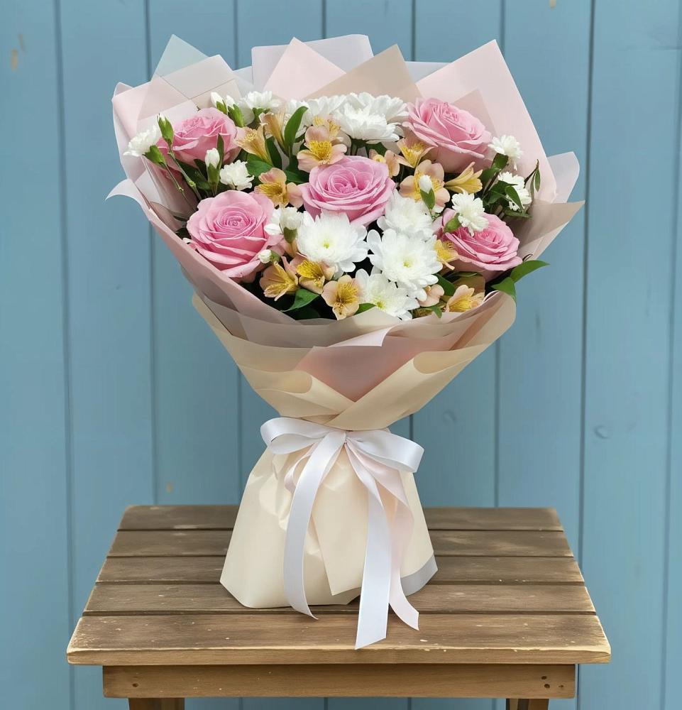 Букет цветов из: Гвоздики, Орхидеи и Розы в Порхове