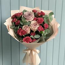 Букет цветов из:  Гвоздики и Розы в Порхове
