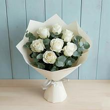 Букет Белые розы в Эвкалипте в Порхове